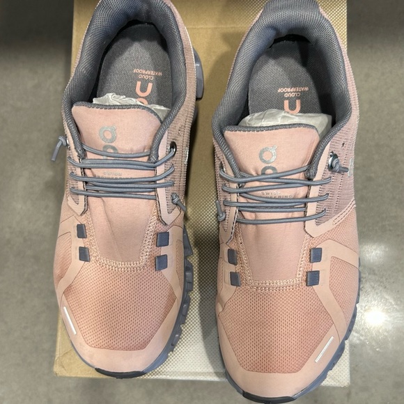 On Running Women's Sneakers - Pink and Gray - Picture 6 of 14